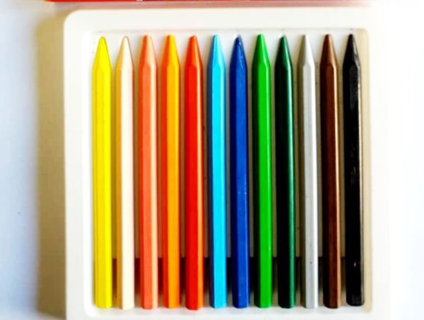 مداد شمعی 12 رنگ جعبه مقوایی